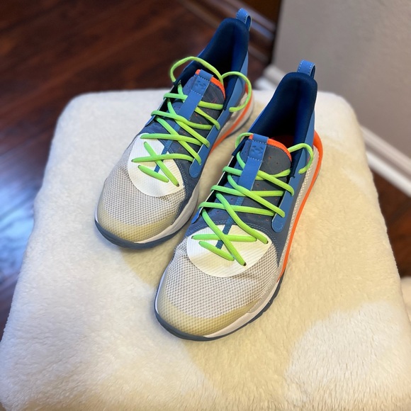 Stephen Curry 7 NERF Super Soaker Colorway Sneakers - Picture 4 of 8